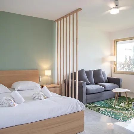 Flat With Hot Pool Apartment