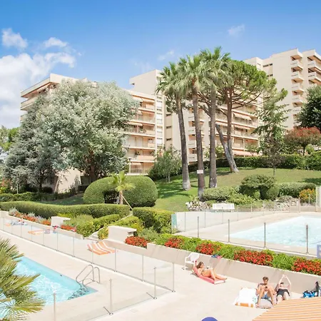 Flat With Hot Pool Apartament